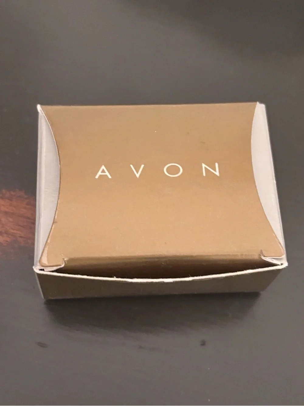 Avon Vintage Gold-Tone Pink Rose and Pearl Medallion Drop Earrings New in box